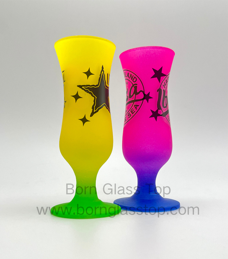 Two-Colors Srpay Gradual Mini Hurricane Shot Glass With Pentagram Decal