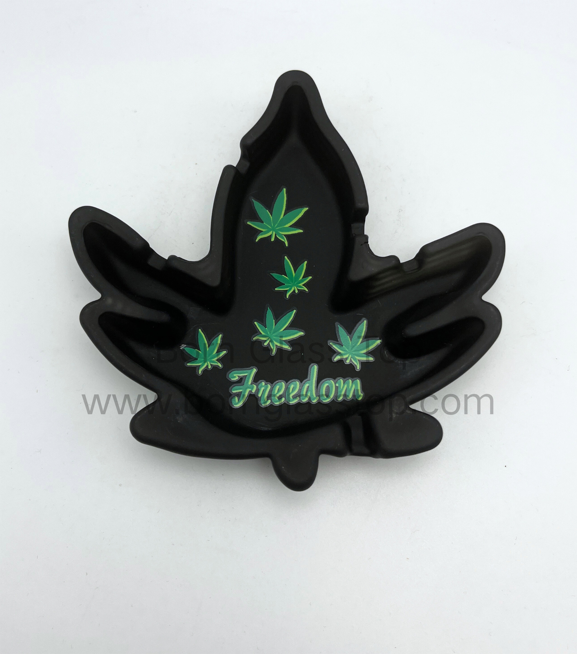 Smokers Cannabis Leaves Spray Black Outside Gold-Pressed Freedom Ashtrays